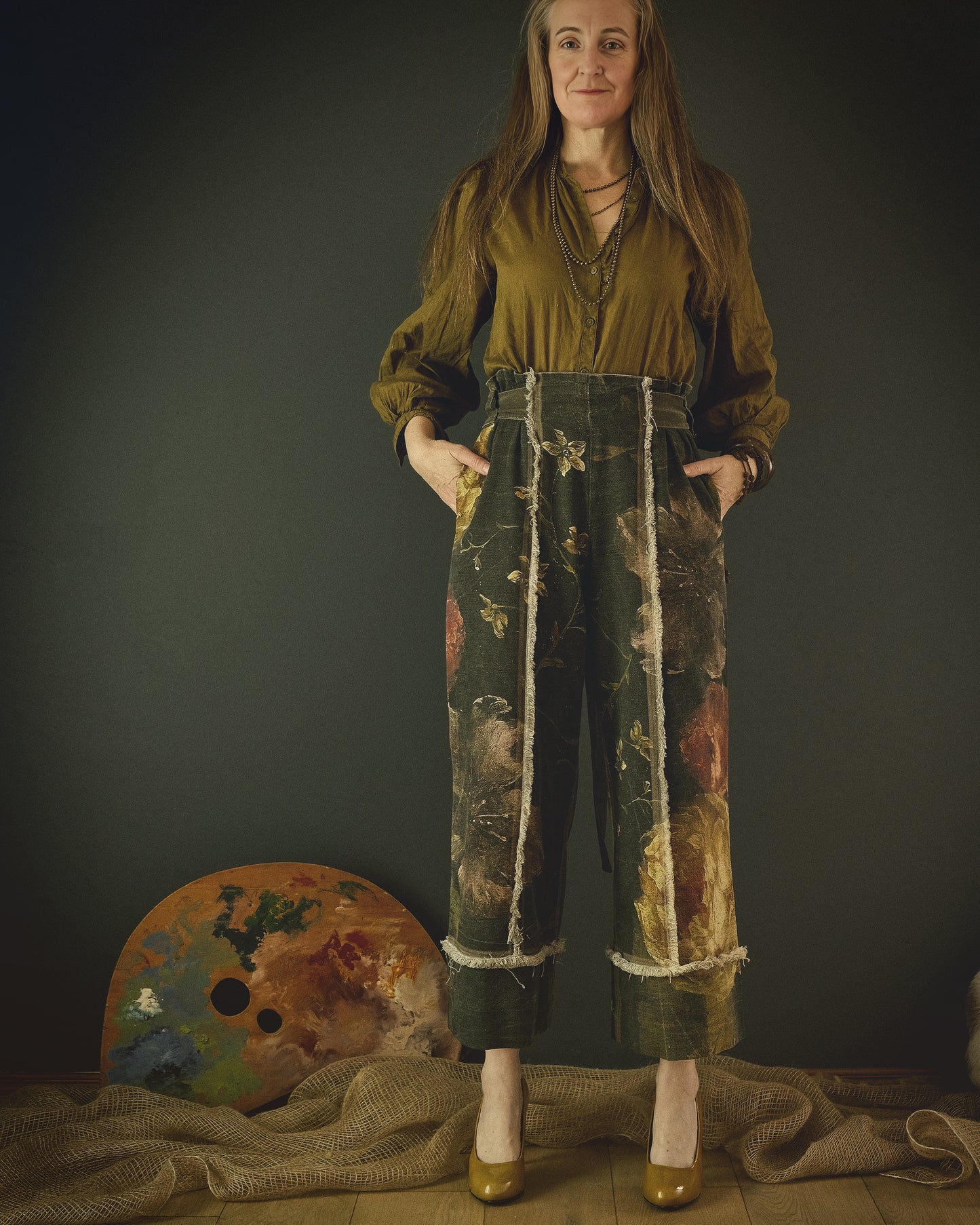 The Birthday Gift - High-waisted pant + clutch bag
