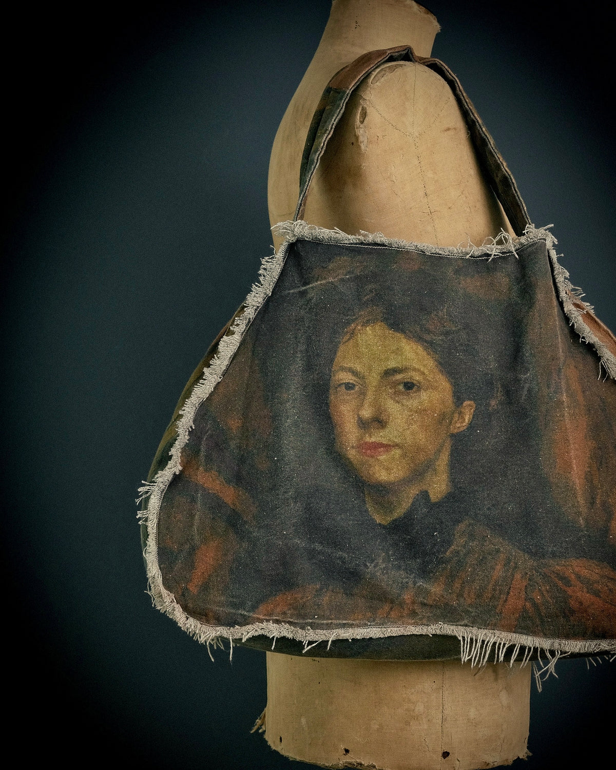 Gwen - MEMENTO Tote