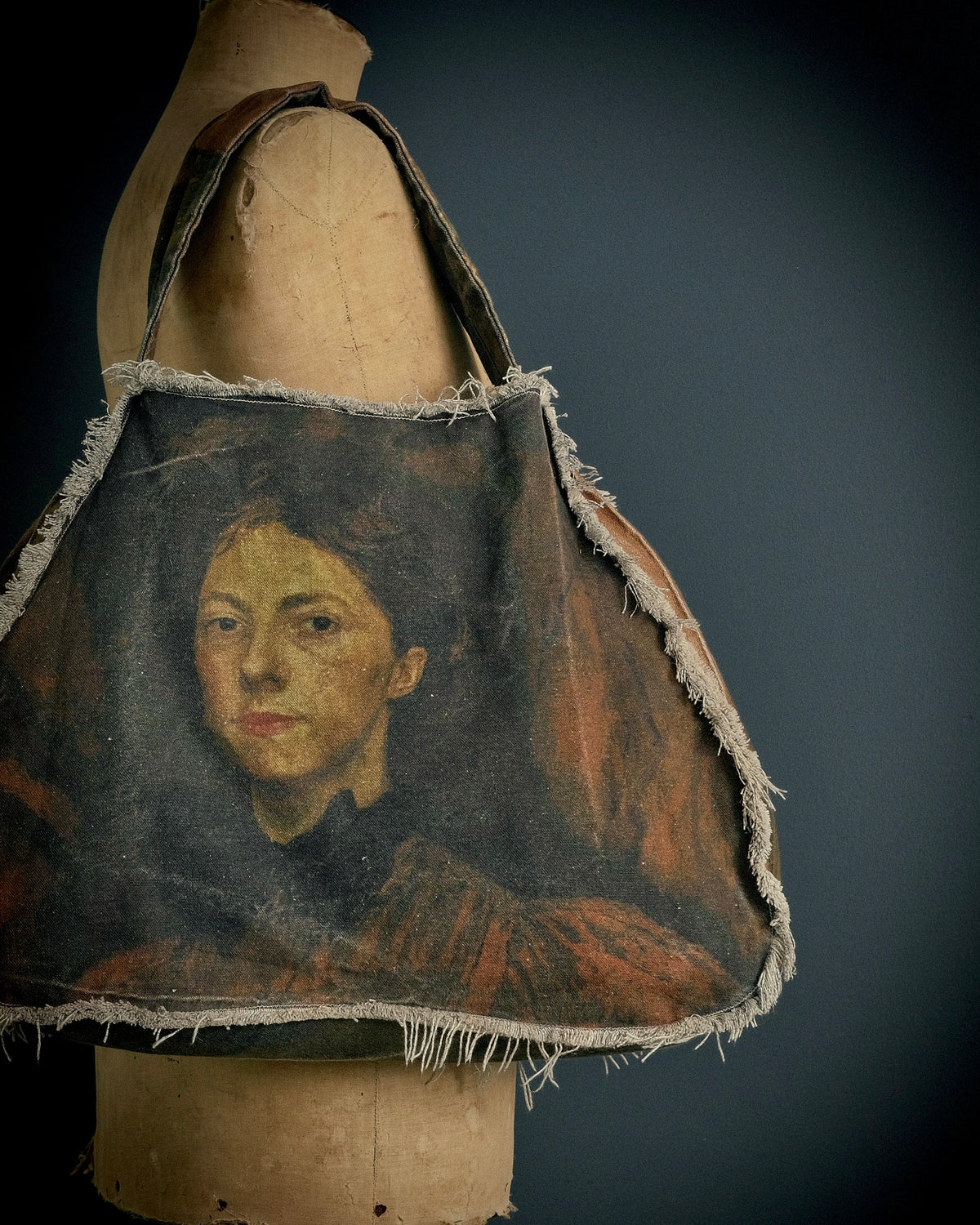Gwen - MEMENTO Tote