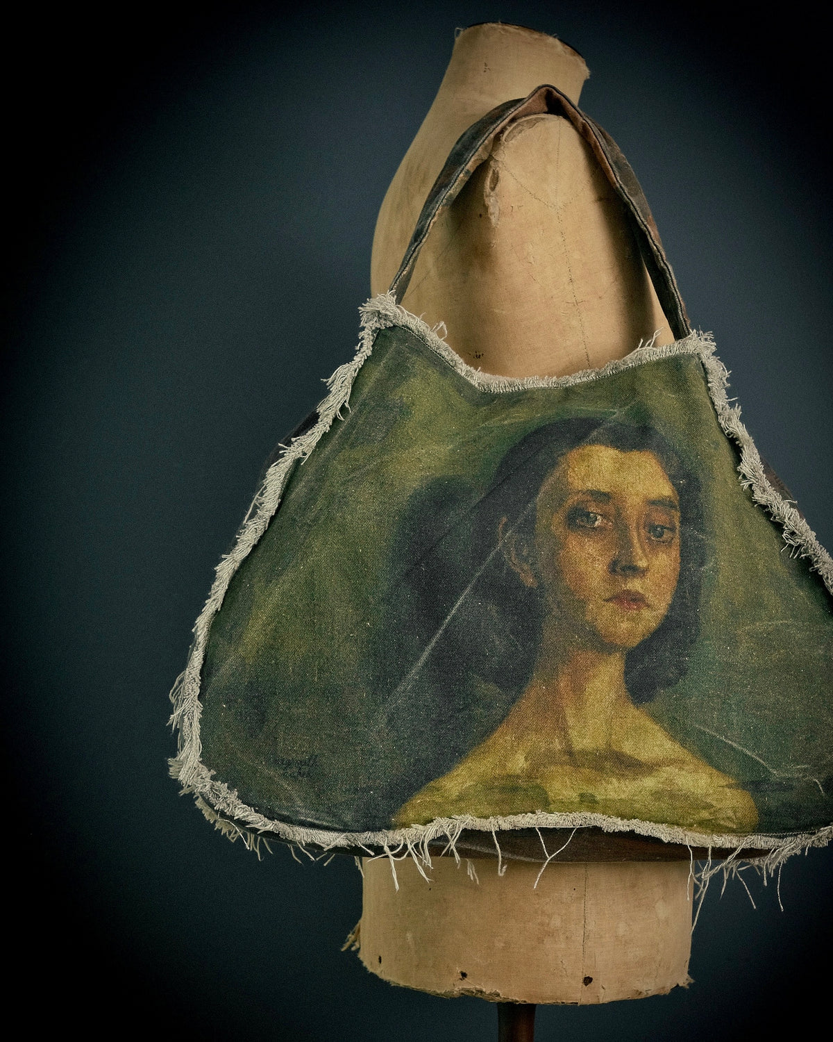 Gwen - MEMENTO Tote