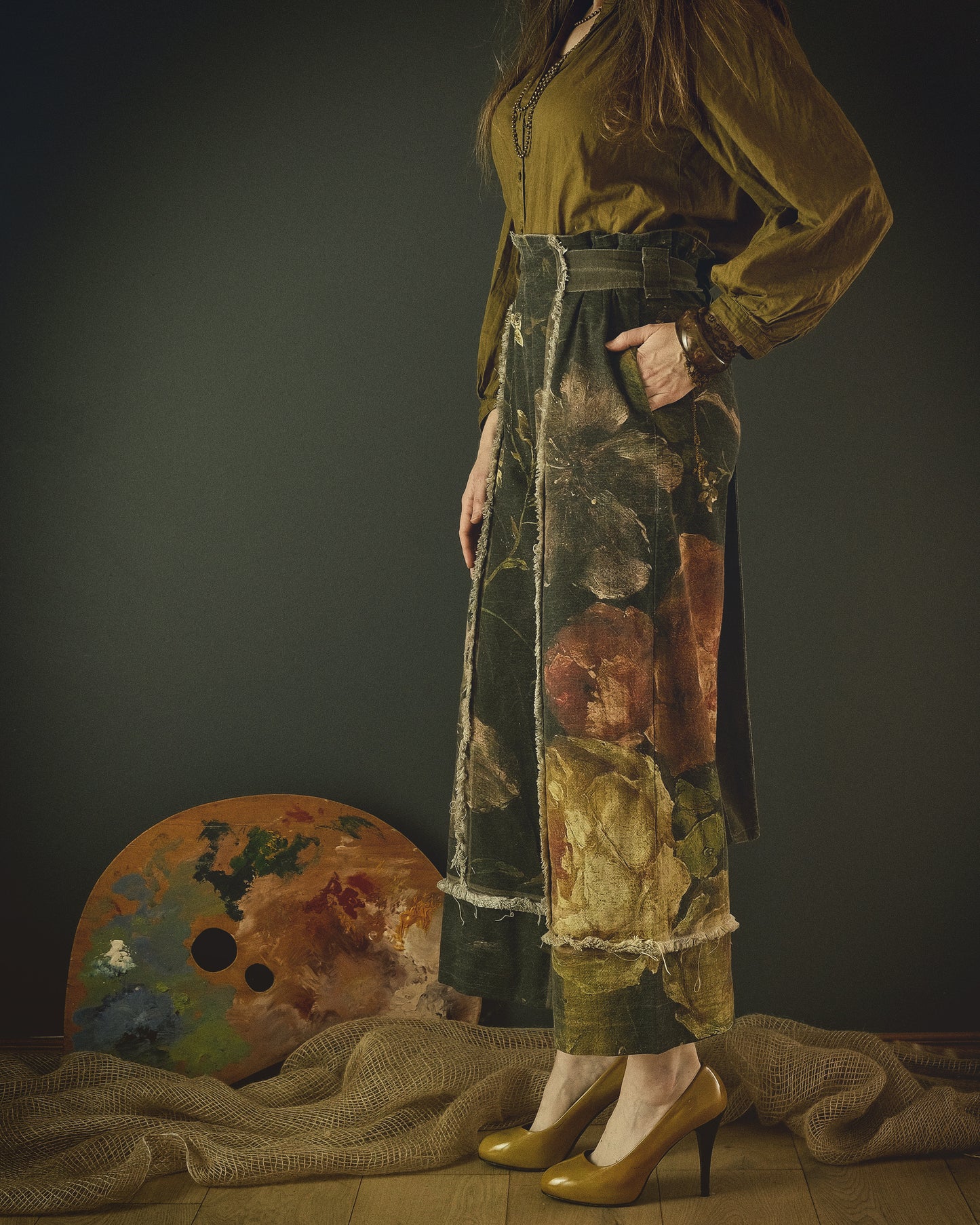 The Birthday Gift - High-waisted pant + clutch bag