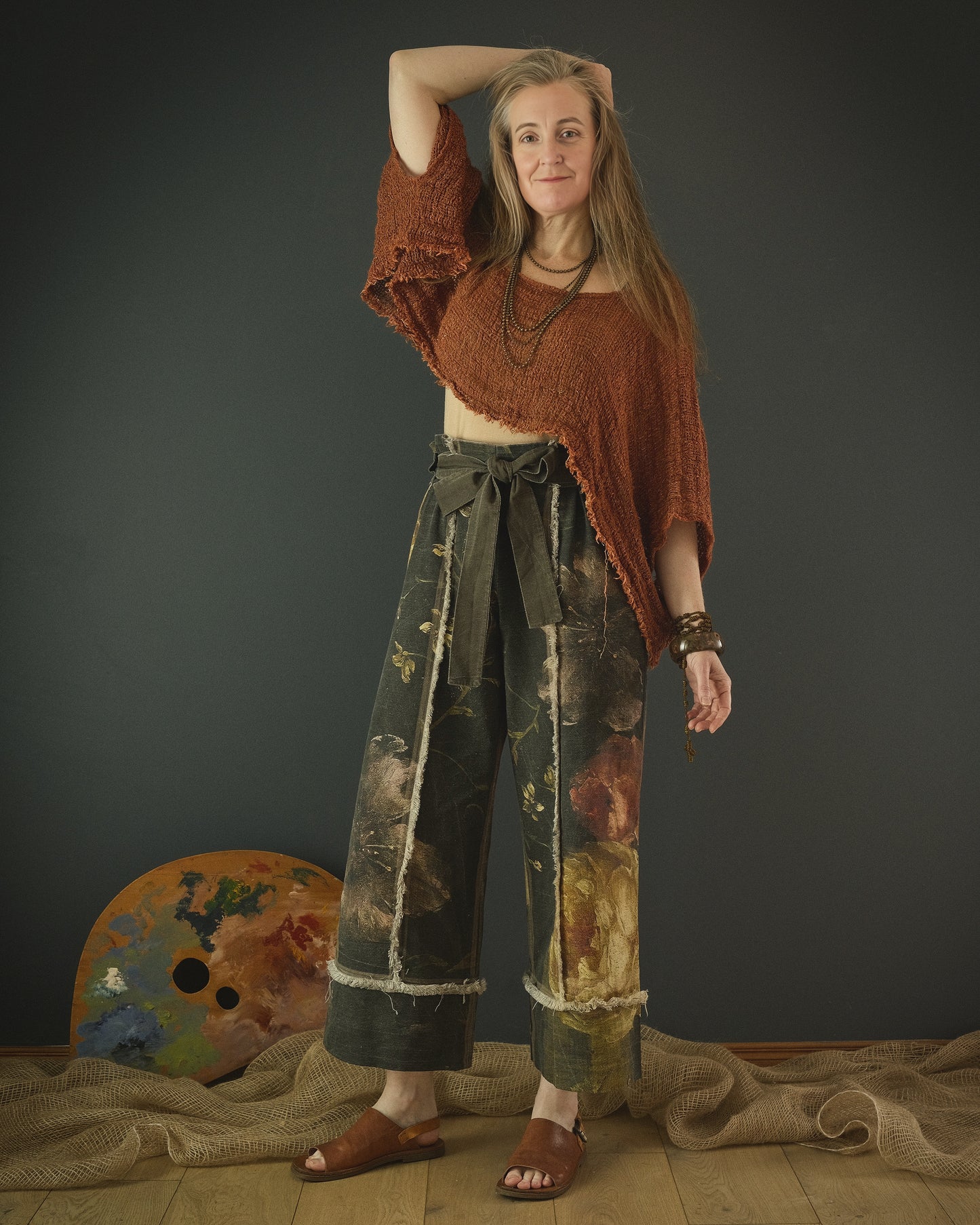 The Birthday Gift - High-waisted pant + clutch bag