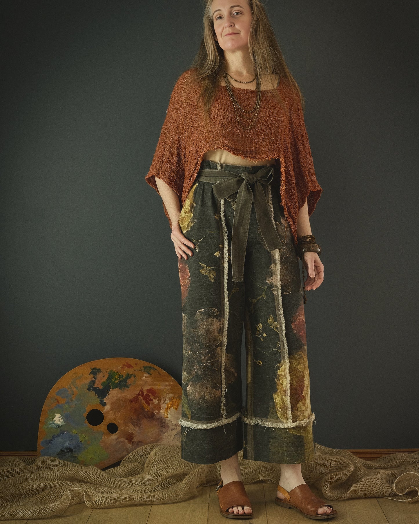 The Birthday Gift - High-waisted pant + clutch bag