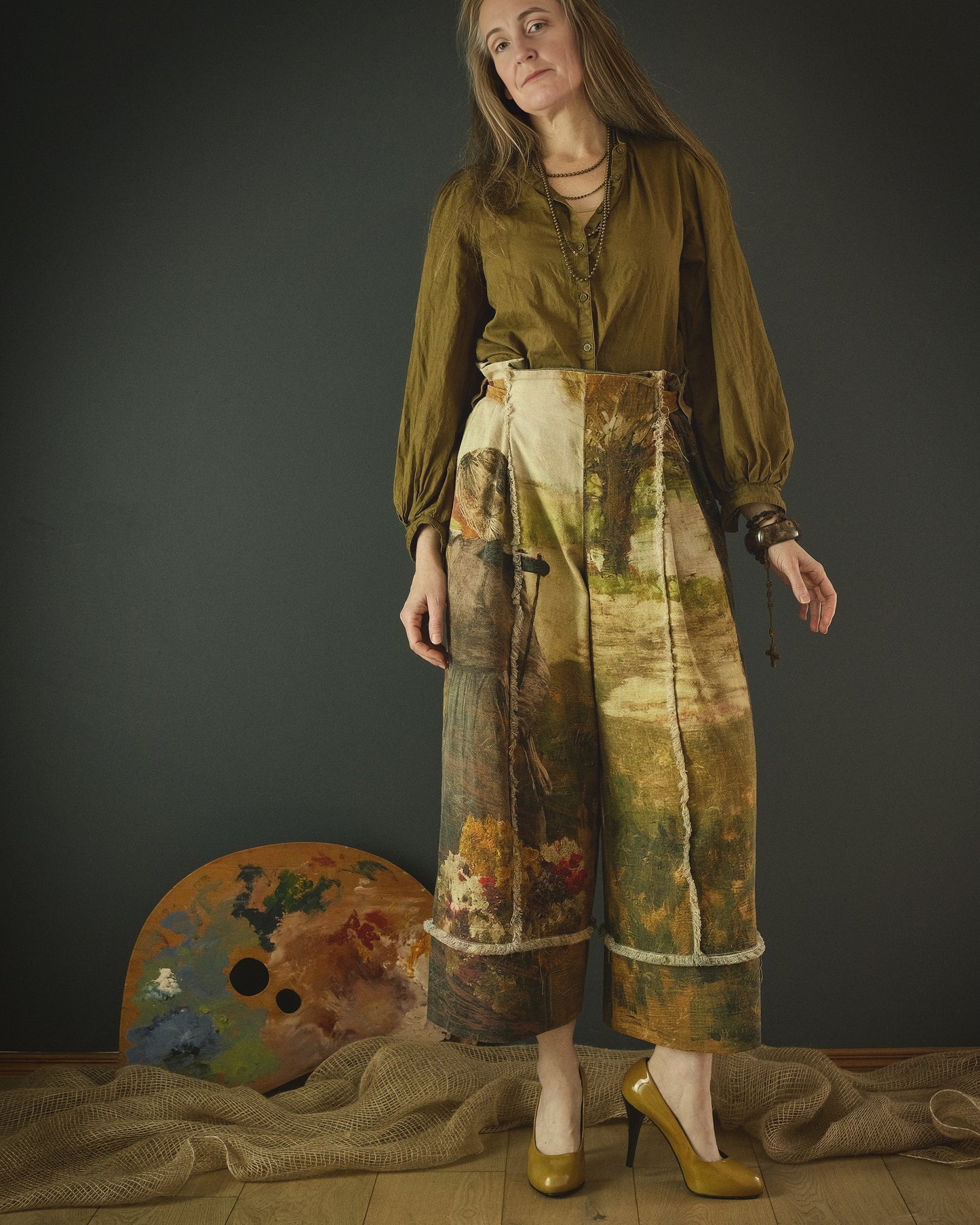 The Florist's Daughter - High-waisted pant + clutch bag